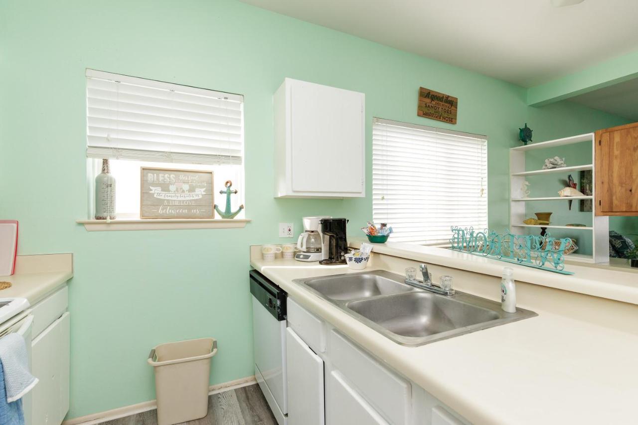 Affordable Family Condo -Walking Distance To Beach By Mustang Island, Sleeps Four, 2025 Traveler Award 코퍼스크리스티 외부 사진